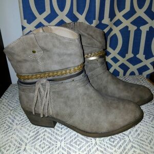 Georgia Stylish Gray Ankle Boots for Women 10 M